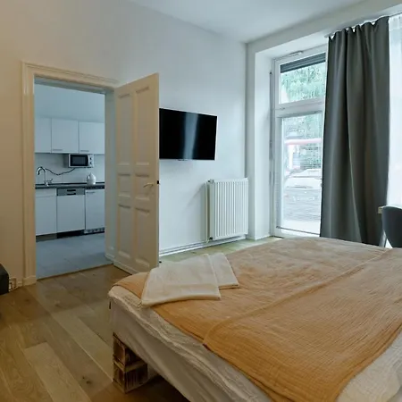 Apartment Near Warschauer Platz And Spree River Берлин Экстерьер фото